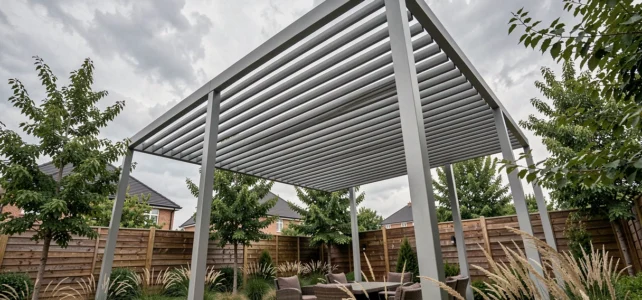 Comment bien orienter les lames de sa pergola bioclimatique en cas de vent fort Comment bien orienter les lames de sa pergola bioclimatique en cas de vent fort